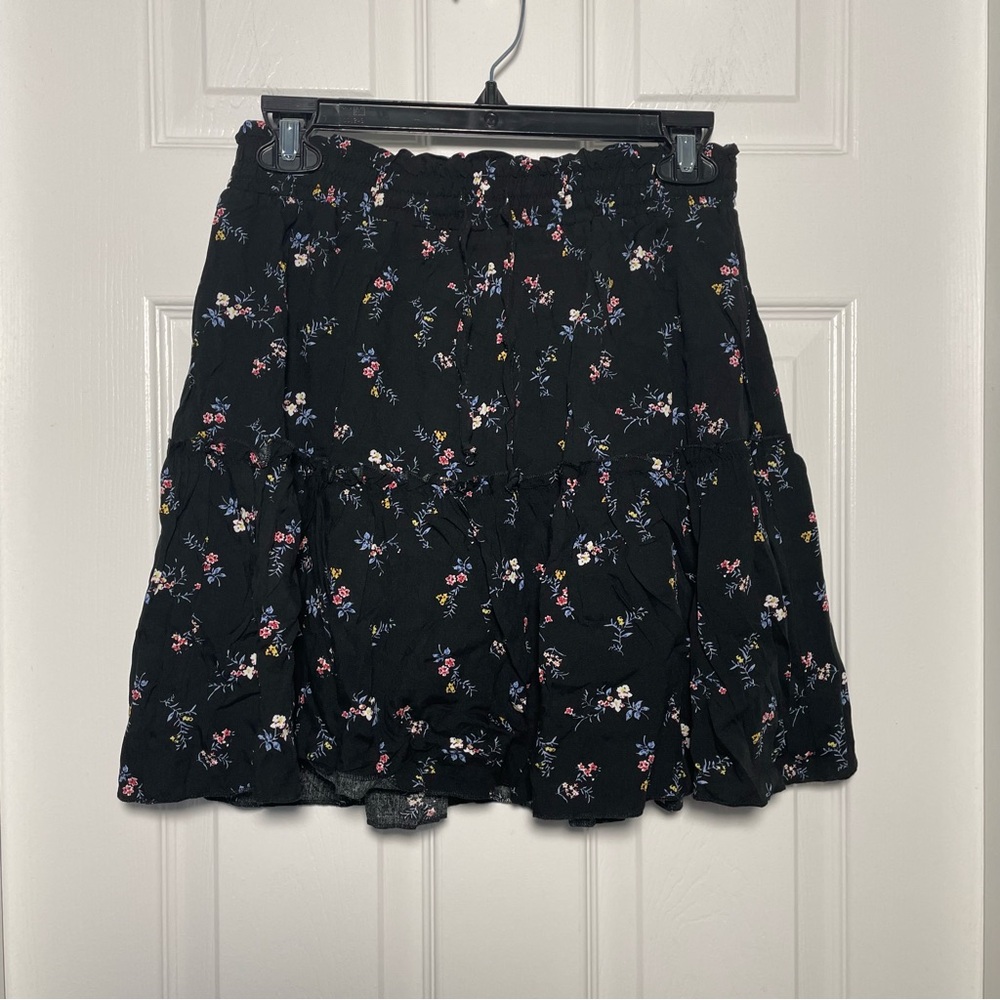 NWT Alelly Black Rayon Cotton Floral Tiered Mini Skirt Size Small